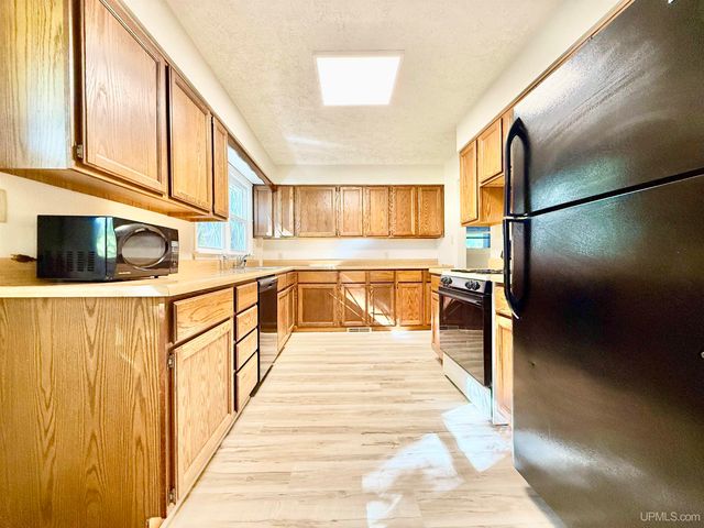 7403 County 426 M.5 Road, Gladstone, MI 49837