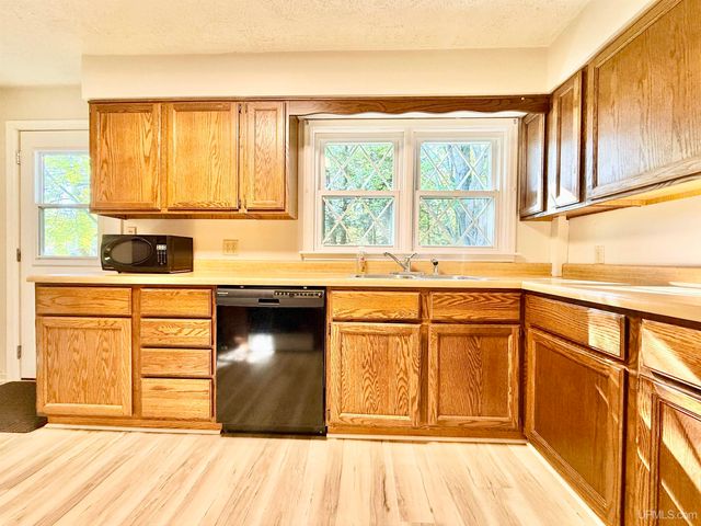 7403 County 426 M.5 Road, Gladstone, MI 49837