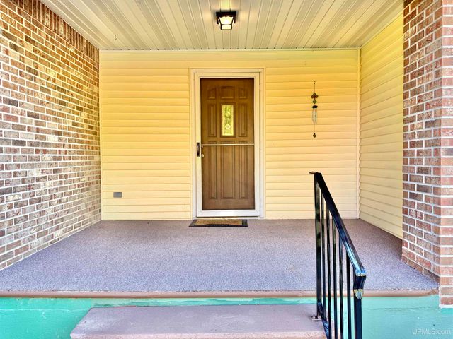 7403 County 426 M.5 Road, Gladstone, MI 49837