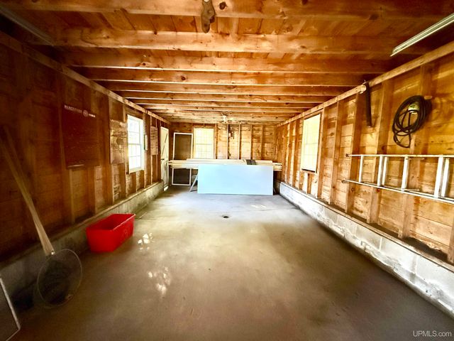 7403 County 426 M.5 Road, Gladstone, MI 49837