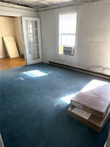 617 4th Avenue, Montgomery, WV 25136