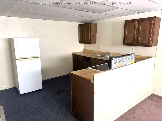 617 4th Avenue, Montgomery, WV 25136