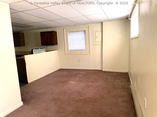 617 4th Avenue, Montgomery, WV 25136