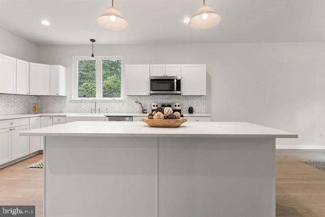 515 CONSTITUTION BLVD, Locust Grove, VA 22508