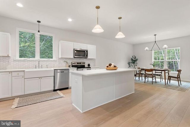 515 CONSTITUTION BLVD, Locust Grove, VA 22508