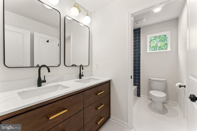 515 CONSTITUTION BLVD, Locust Grove, VA 22508