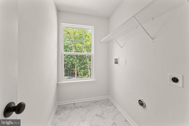 515 CONSTITUTION BLVD, Locust Grove, VA 22508