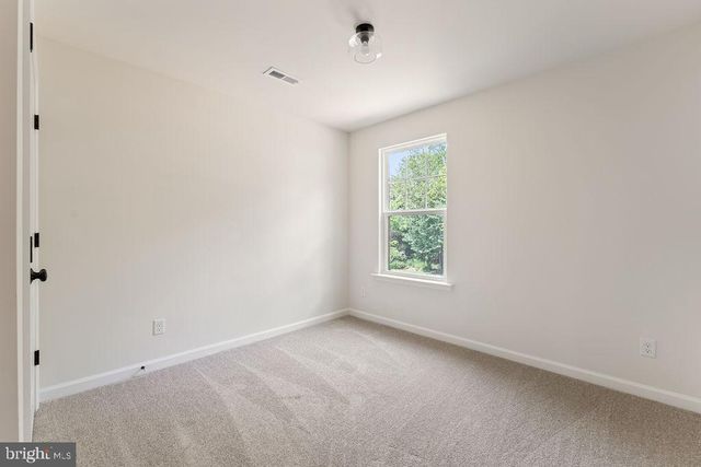 515 CONSTITUTION BLVD, Locust Grove, VA 22508