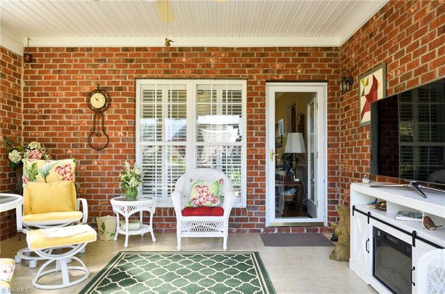 1079 Muirfield Avenue, Clemmons, NC 27012