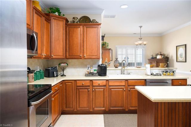 1079 Muirfield Avenue, Clemmons, NC 27012