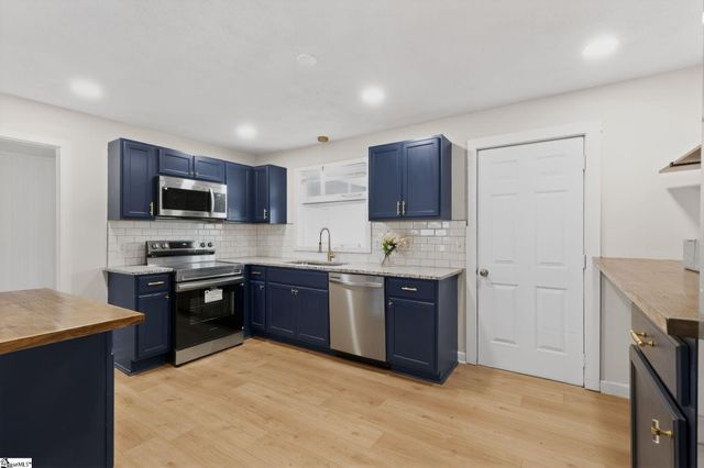 326 Merideth Circle, Spartanburg, SC 29306