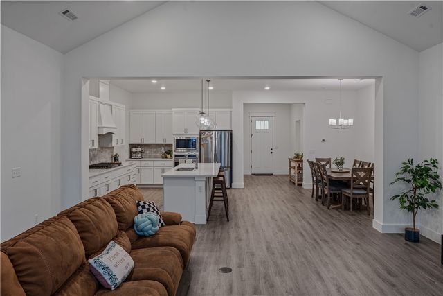 15206 Bethel Heights Road, Gentry, AR 72734