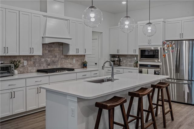 15206 Bethel Heights Road, Gentry, AR 72734