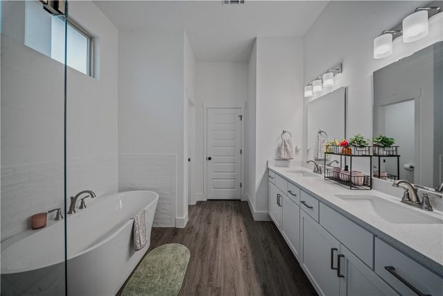 15206 Bethel Heights Road, Gentry, AR 72734