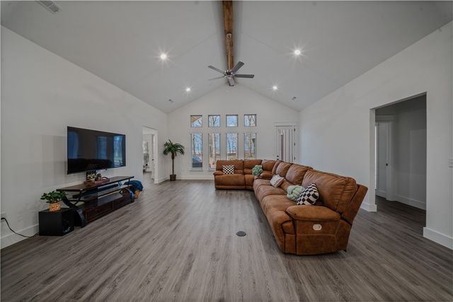 15206 Bethel Heights Road, Gentry, AR 72734