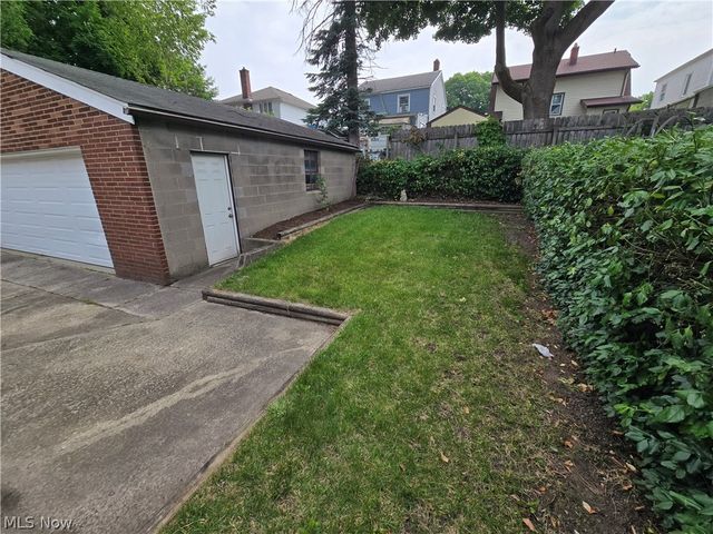 1043 Oakland Avenue, Akron, OH 44310