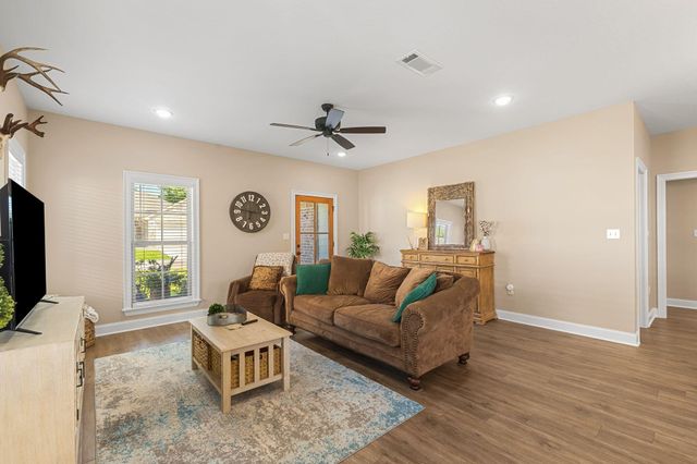 28 E Andover, Hattiesburg, MS 39402