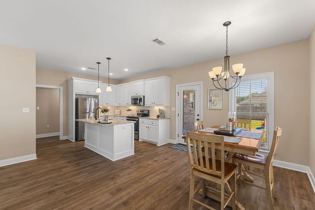 28 E Andover, Hattiesburg, MS 39402