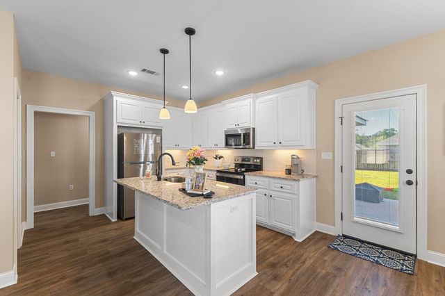 28 E Andover, Hattiesburg, MS 39402