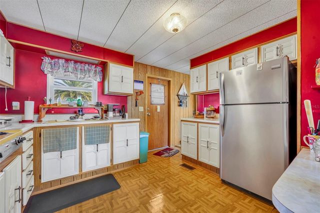 270 PALAI AVENUE, Leesburg, FL 34788