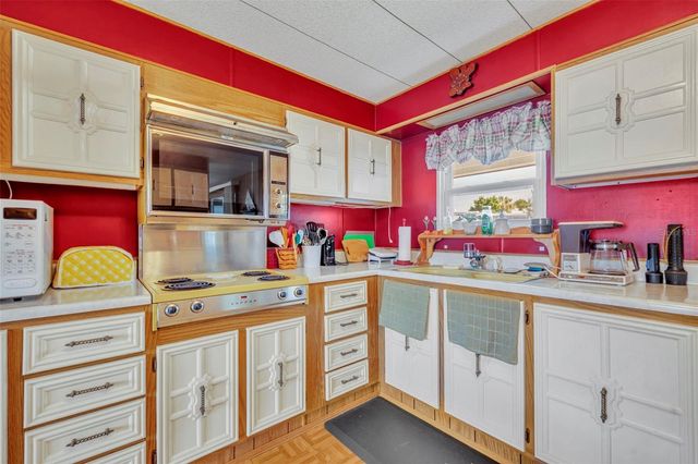 270 PALAI AVENUE, Leesburg, FL 34788