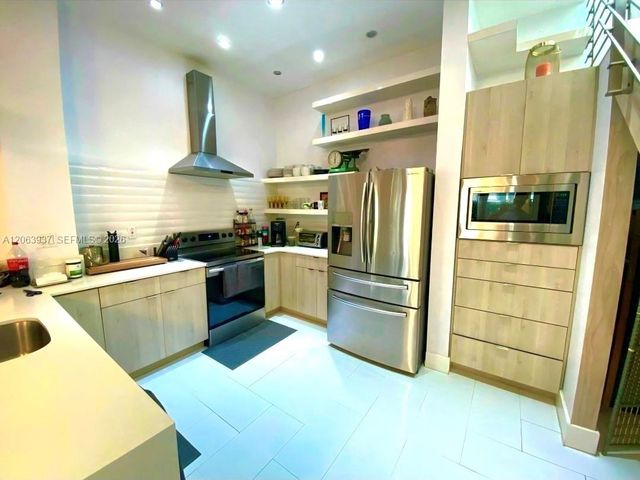 2732 SW 26th St 2732, Miami, FL 33133