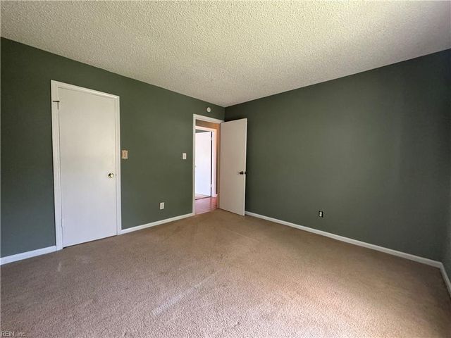 936 Joshua DR, Virginia Beach, VA 23462