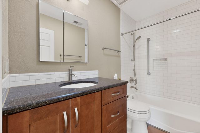 1968 Clearwater Loop NE, Rio Rancho, NM 87144