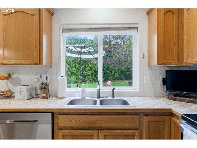 4468 FUHRER St Ne, Salem, OR 97305