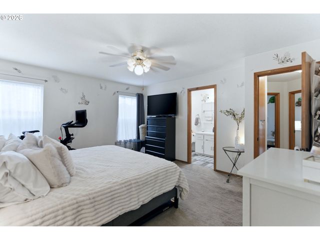 4468 FUHRER St Ne, Salem, OR 97305