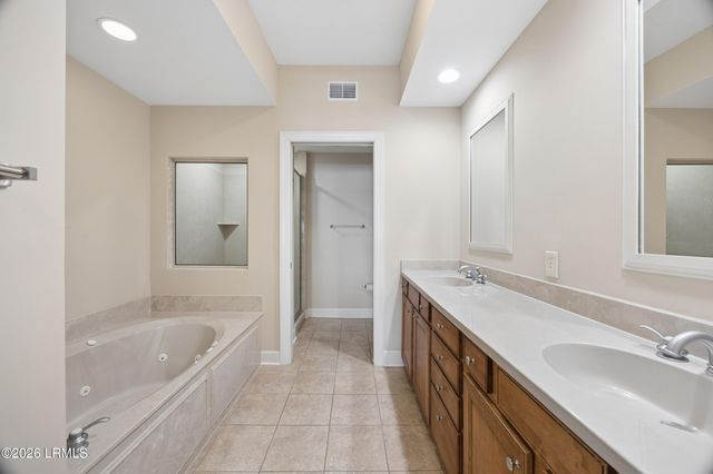 9 Shelter Cove Ln Apt 304, Hilton Head Island, SC 29928