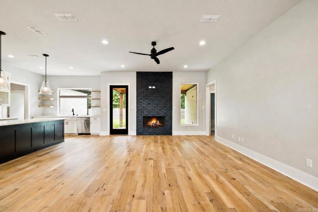 7213 Havenwood Drive, Benton, AR 72019