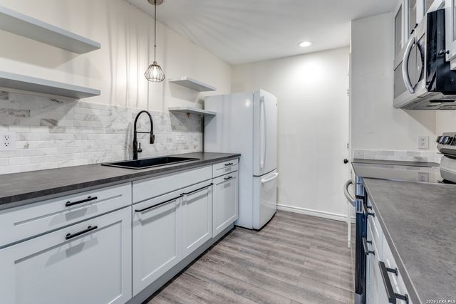 3335 Stone Cave, San Antonio, TX 78247