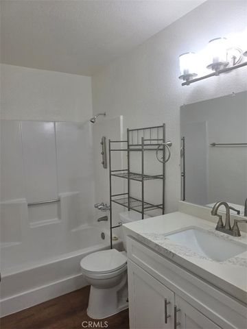 4326 W 142nd Street 8, Hawthorne, CA 90250