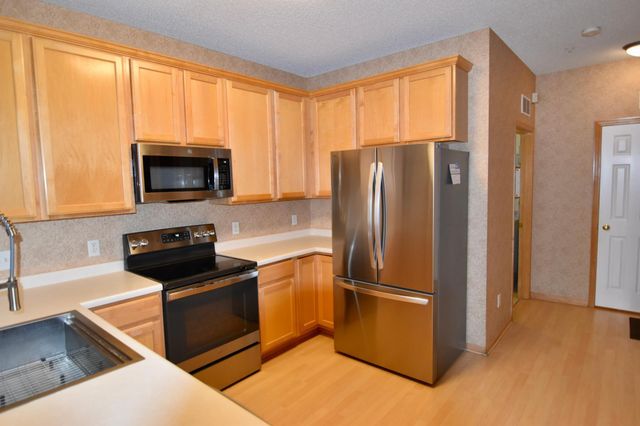 17556 Elm Road N, Maple Grove, MN 55311