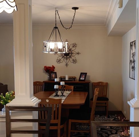 8650 N Shermer Road 306, Niles, IL 60714