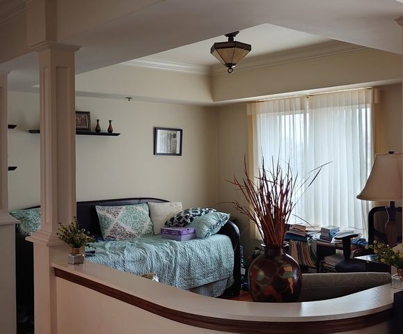 8650 N Shermer Road 306, Niles, IL 60714