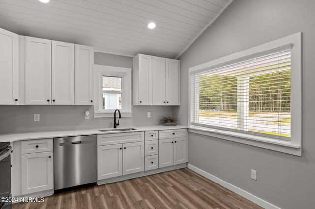 151 Long Pond Loop, Swansboro, NC 28584