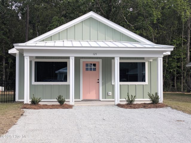 151 Long Pond Loop, Swansboro, NC 28584