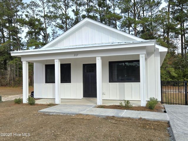 151 Long Pond Loop, Swansboro, NC 28584