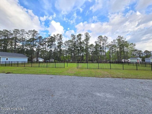 151 Long Pond Loop, Swansboro, NC 28584