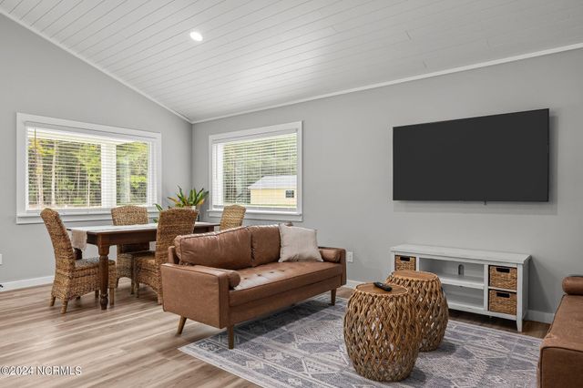 151 Long Pond Loop, Swansboro, NC 28584