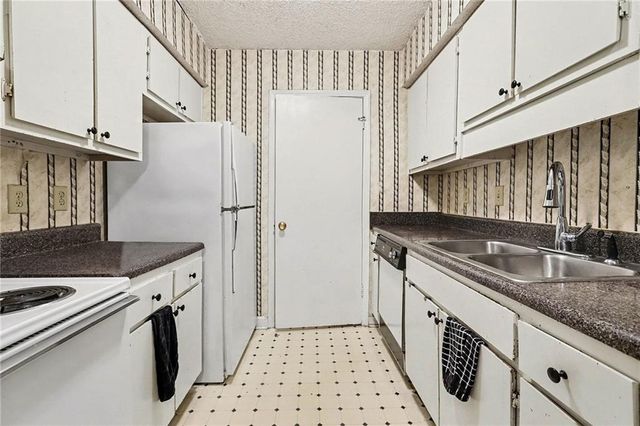 1615 Wingate Way, Atlanta, GA 30350