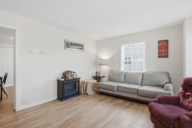 56 Wigwam Hill Drive, Worcester, MA 01605