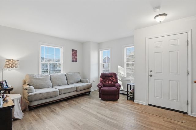 56 Wigwam Hill Drive, Worcester, MA 01605