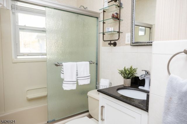 35 Cedar Terrace, Jefferson Twp., NJ 07885