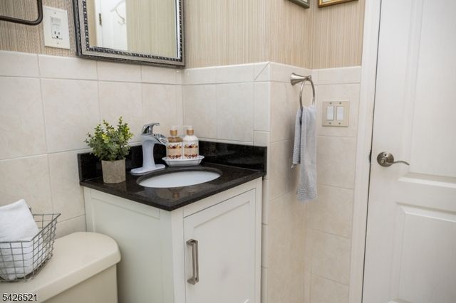 35 Cedar Terrace, Jefferson Twp., NJ 07885