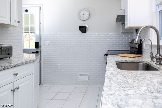 35 Cedar Terrace, Jefferson Twp., NJ 07885