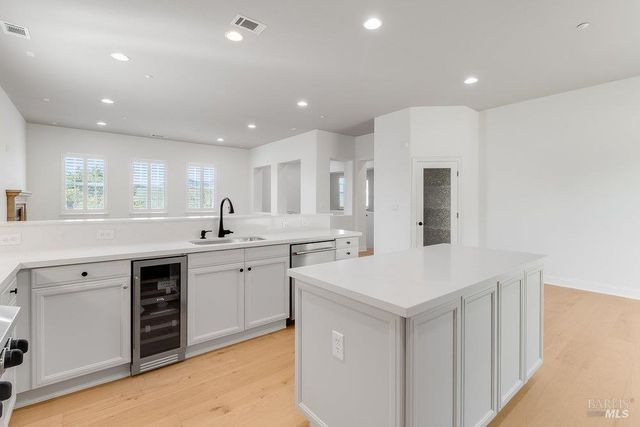 5229 Sunridge Dr, Fairfield, CA 94534