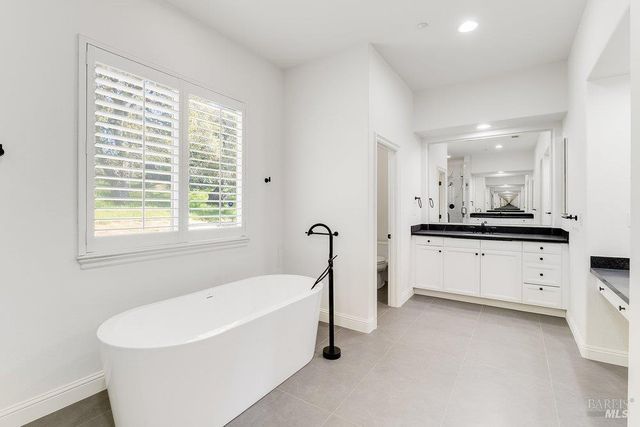 5229 Sunridge Dr, Fairfield, CA 94534